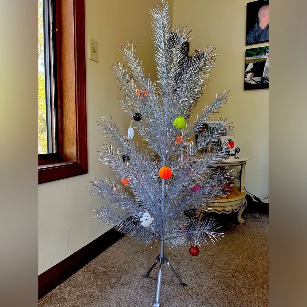 Vintage aluminum Christmas tree 4ft